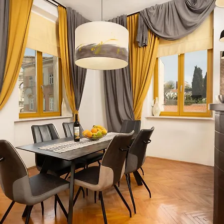 Artistic Luxury Flat With Colosseum View * Pula