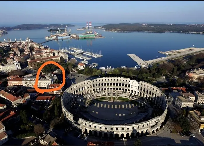 Artistic Luxury Flat With Colosseum View * Pula