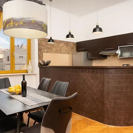 Artistic Luxury Flat With Colosseum View Apartment Pula