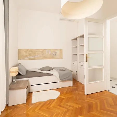 Apartment Artistic Luxury Flat With Colosseum View