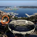 Artistic Luxury Flat With Colosseum View * Pula