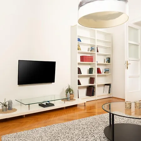 Artistic Luxury Flat With Colosseum View *